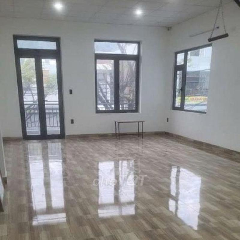 Nhà mới, hẻm ô tô vào nhà, lô góc 2 mặt thoáng, Hồng Hà gần sân bay